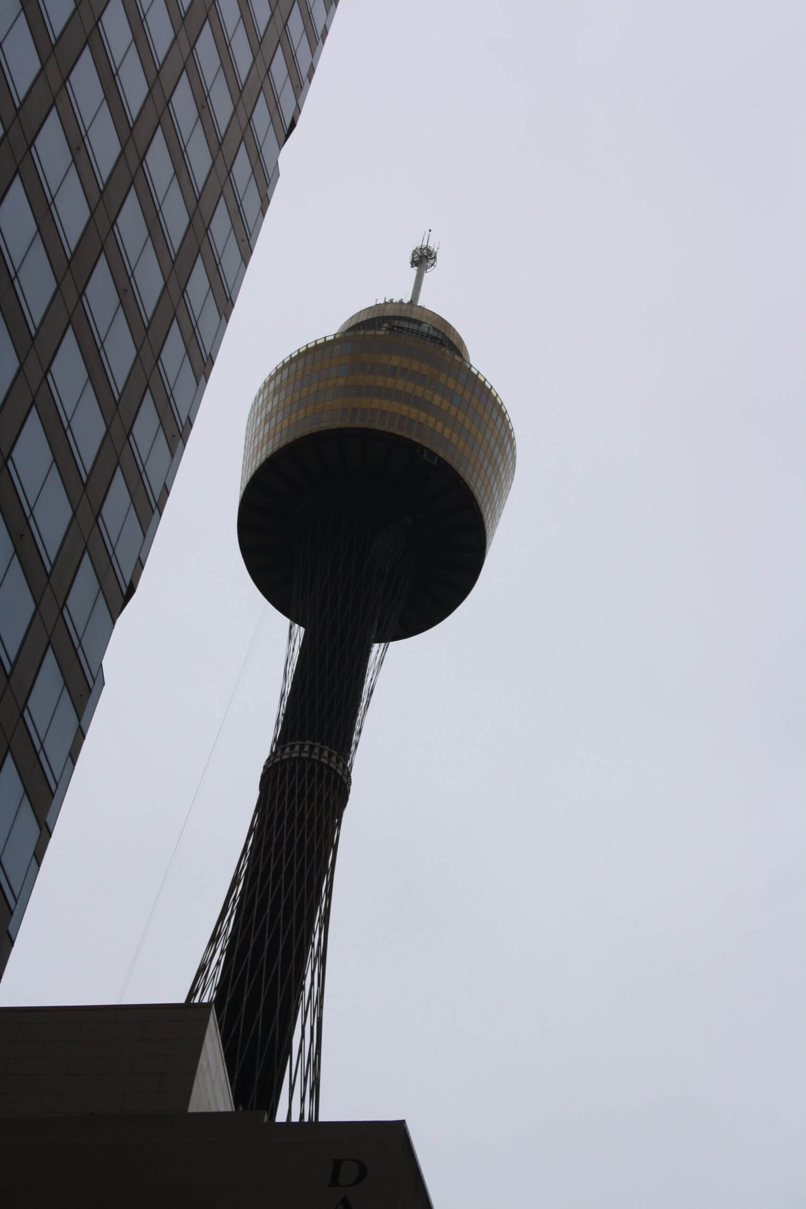 Sydney Eye Tower von unten